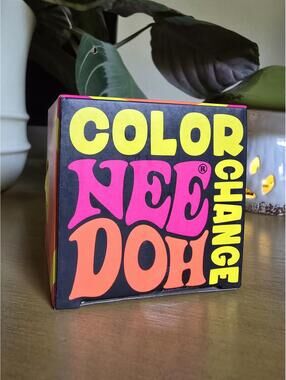 NIB Schylling Needoh Color Change YELLOW